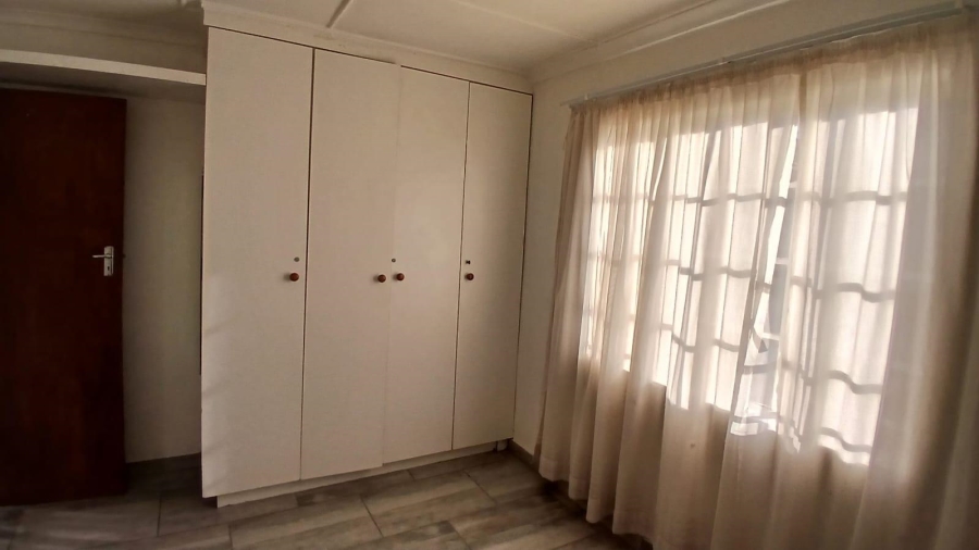 10 Bedroom Property for Sale in Brandwag Free State